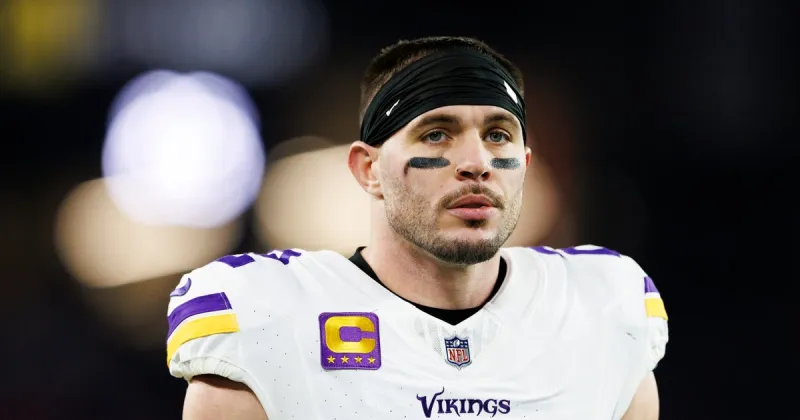 Minnesota Vikings bringing back star safety Harrison Smith