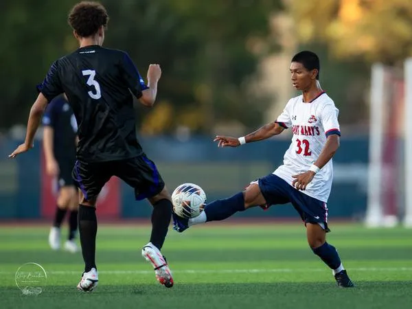 Duhawks Shut Down Cardinals