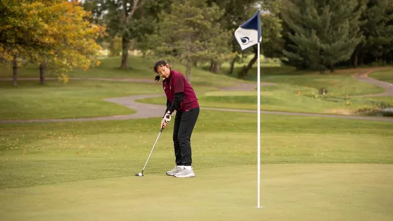 Women's Golf Places Sixth at UMAC Preview