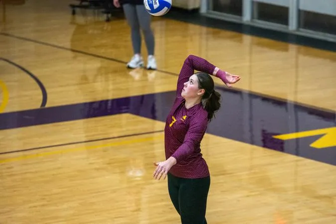 Volleyball Starts St. Paul Classic with a Win Against Augsburg