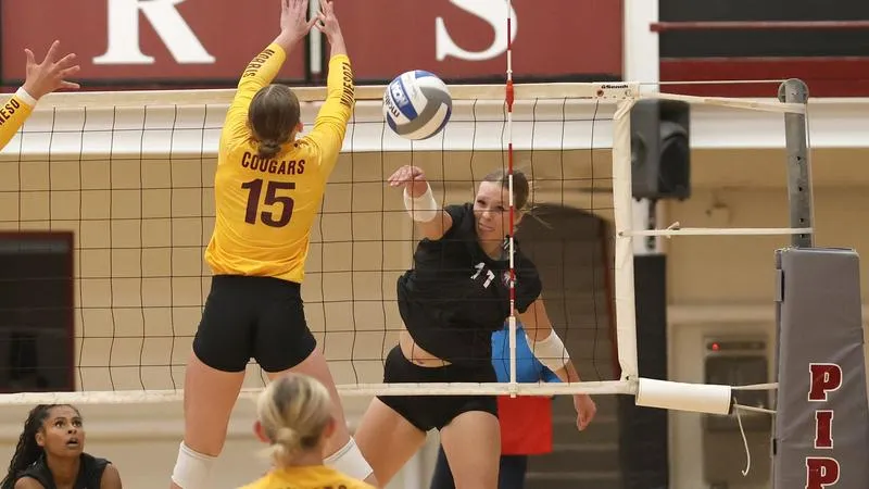 Auggies fall in four sets to Cougars