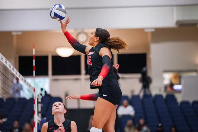 Moorhead Drops NSIC Opener in Jamestown
