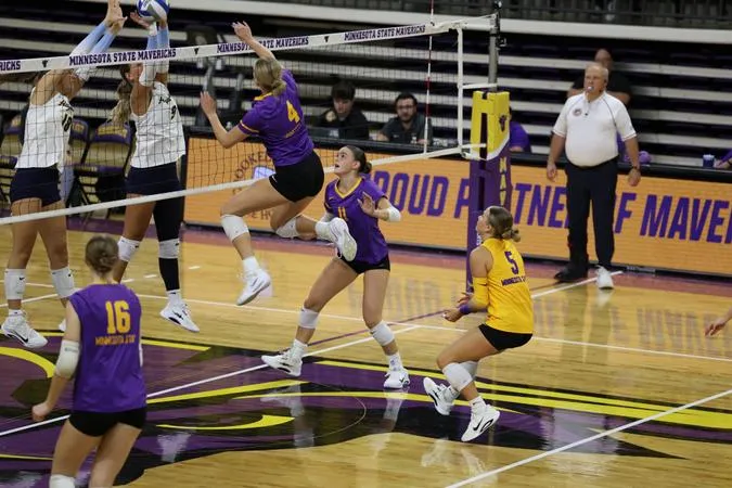 Mavericks Fall in Four Sets to Augustana Saturday Afternoon