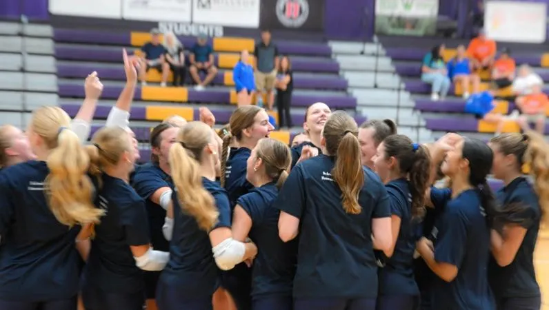 Royals Go 9-0 in Sets at UW-River Falls Tournament