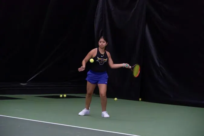 Mavericks Compete on Day One at the Augustana Invite