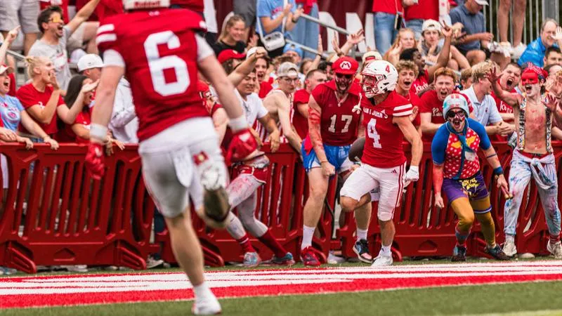 Saint John's Jumps to No. 5 in D3football.com Poll