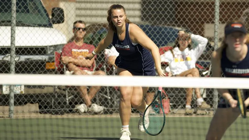 Women's Tennis: Macalester Tops Saint Mary's in a Close Battle, 4-3