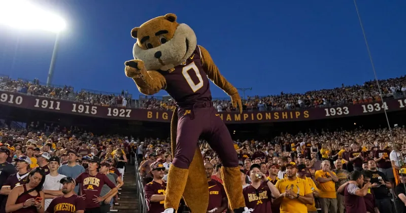 Mississippi State races past Minnesota 38-13 with another clinic by rising star QB Kamario Taylor