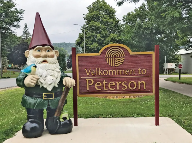 Peterson Approves Ordinance Amendments in 3:2 Vote
