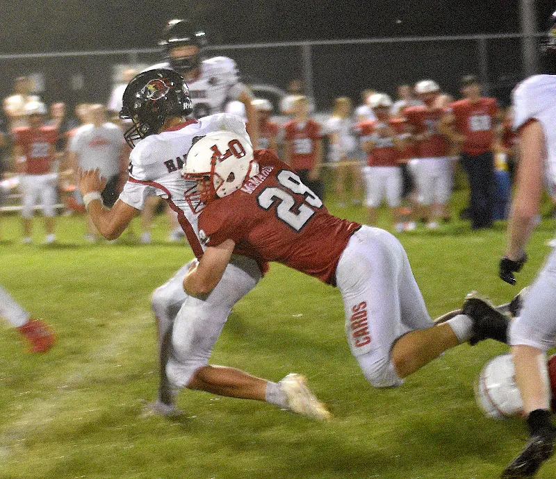Football: Cardinals Cage Lions