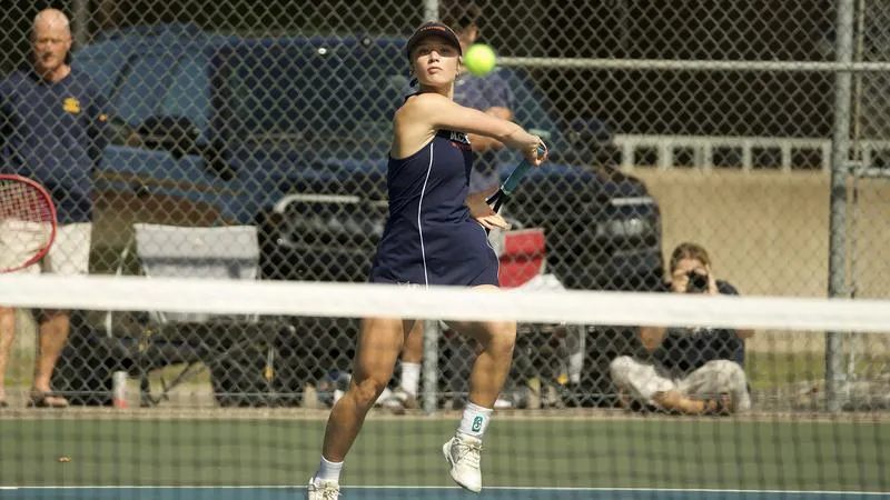 Women's Tennis: Adel Schneider Chosen MIAC Athlete of the Week
