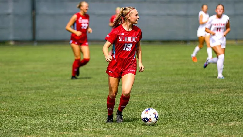 Soccer Begins MIAC Play at Bethel