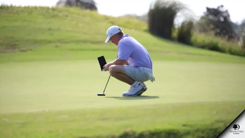 Besonen Finishes Under Par, UNW Men Take Fourth at Carthage Firebird Fall Classic
