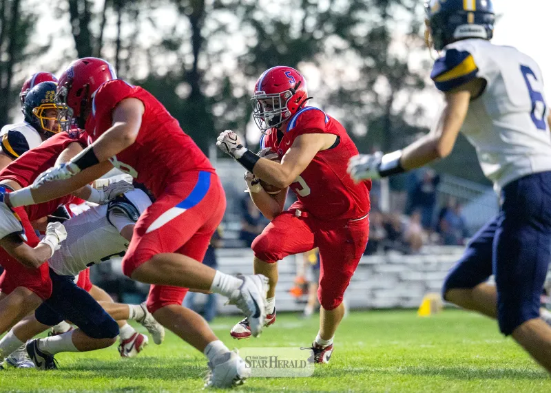 Patriots rumble past Renville 38-6