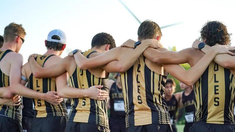 Men's cross country ranked No. 22 in both national polls