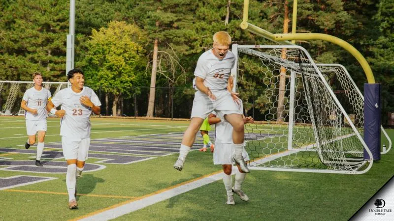 Mezey Hatrick Lifts Men's Soccer Over Beavers