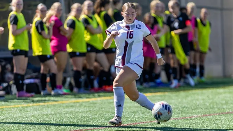 Nachreiner nets hat trick in wild Auggie win