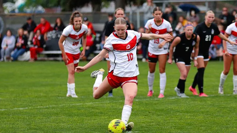 Penalty Kick Pushes Dragons to Draw with Cougars