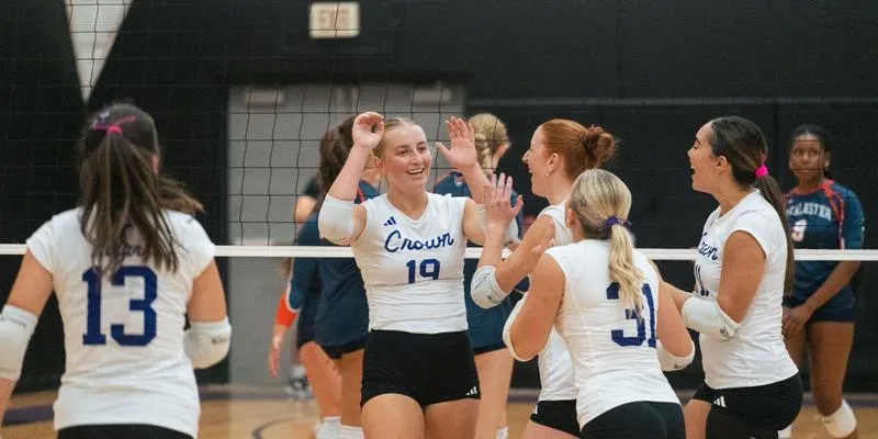 Volleyball Opens UMAC Play with Homecoming Sweep Over Rams