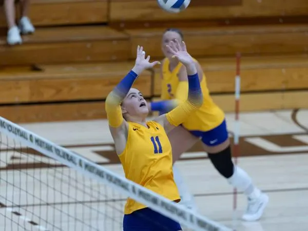 Mavericks Fall in Straight Sets to No. 14 Southwest Minnesota State