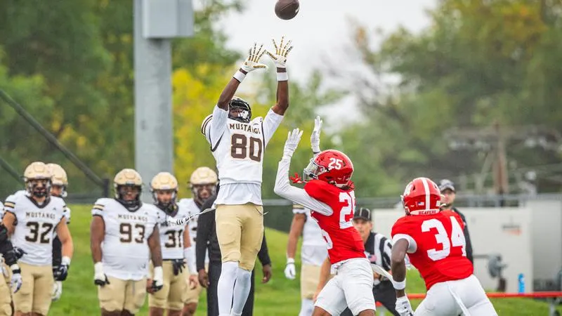 Minot State uses strong rushing attack and forces six turnovers in win over SMSU