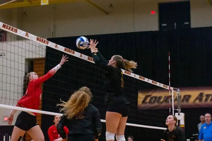 Volleyball Falls in Final Two Matches of Minnesota Morris Quad