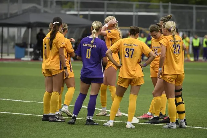 No. 5 Mavericks and Wolves Draw in Scoreless Affair