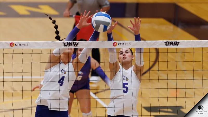 UNW Cruises Past North Central to Open UMAC Play