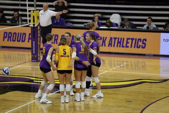 Mavericks Fall to No. 13 St. Cloud