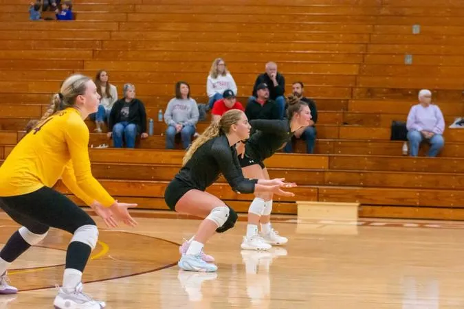 Volleyball Continues UMAC Hot Streak, Sweeping BLC