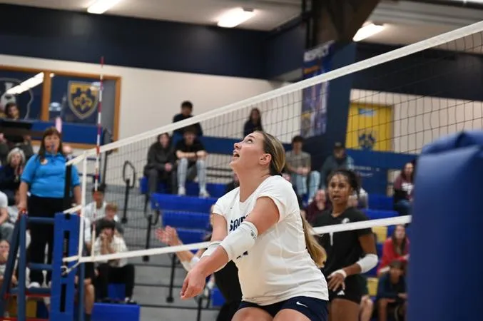 Volleyball Falls to Augsburg in Home, MIAC Opener