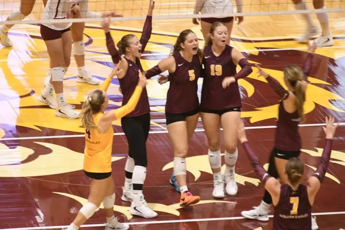 Strong Second Set Not Enough for Golden Eagle Volleyball in Defeat to No. 20 UMD