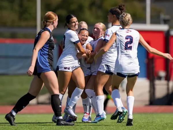 Pray Nets Two in Cardinals MIAC Win