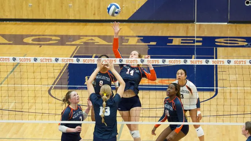 Scots Continue Perfect MIAC Play in a Five Set Thriller Over St. Scholastica