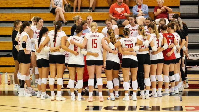 Volleyball Stumbles in Five Sets at Hamline