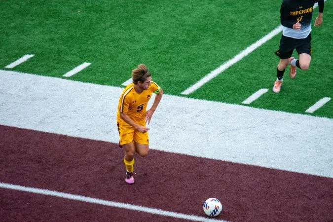Cougars Fall to UW-Superior at Home