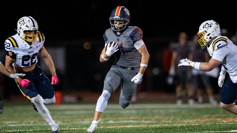 Football: Macalester Comes Back to Defeat St. Scholastica for MIAC Win, 24-14