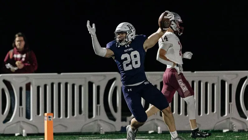 No. 8 Royals Score School-Record 77 Points in Home Shutout of Pipers