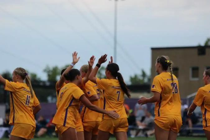 Mavericks Score Season High Six Goals in Shutout Over Mustangs