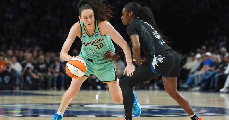 Breanna Stewart's 34 points leads the Liberty in Game 1, and pushes the top-seeded Lynx to the brink