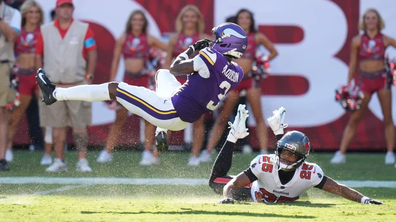 Vikings beat Buccaneers, lose Jefferson to injury