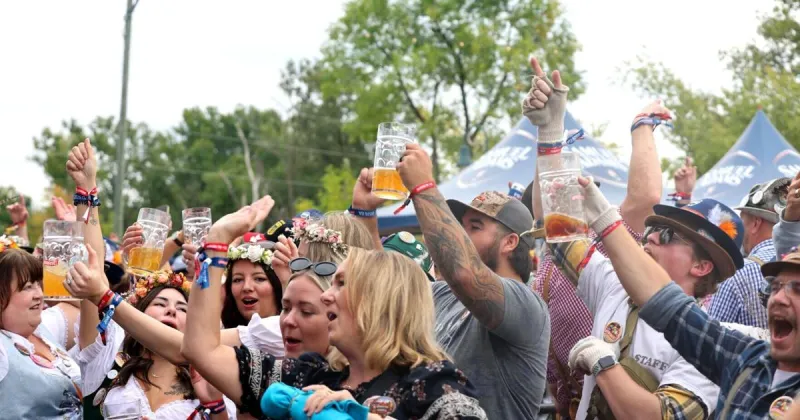 Cool, but dry forecast for Oktoberfest Maple Leaf Parade; slight chance for rain later Saturday
