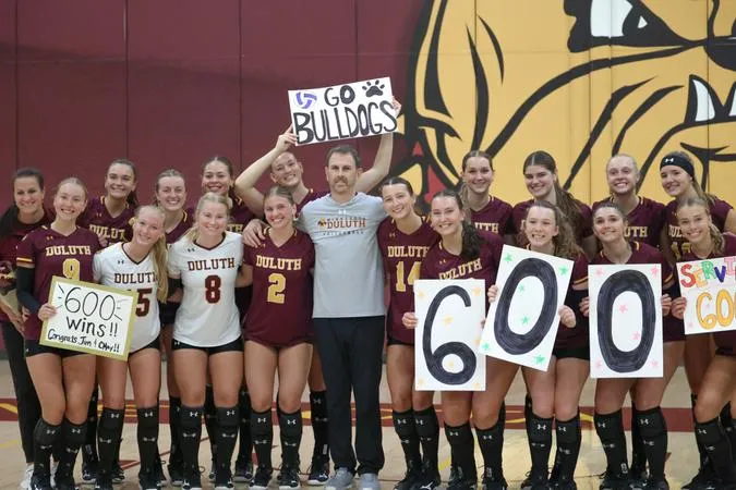 Boos Secures Career Win No. 600 as No. 20 Bulldogs Sweep Minnesota Crookston
