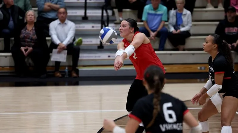 Carlson Named UMAC Volleyball Defensive Athlete of the Week
