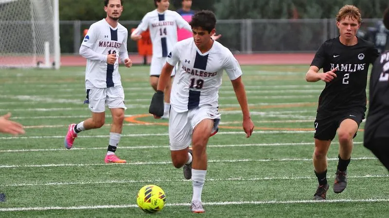 Men's Soccer: Macalester Moves to Fourth in Regional Rankings