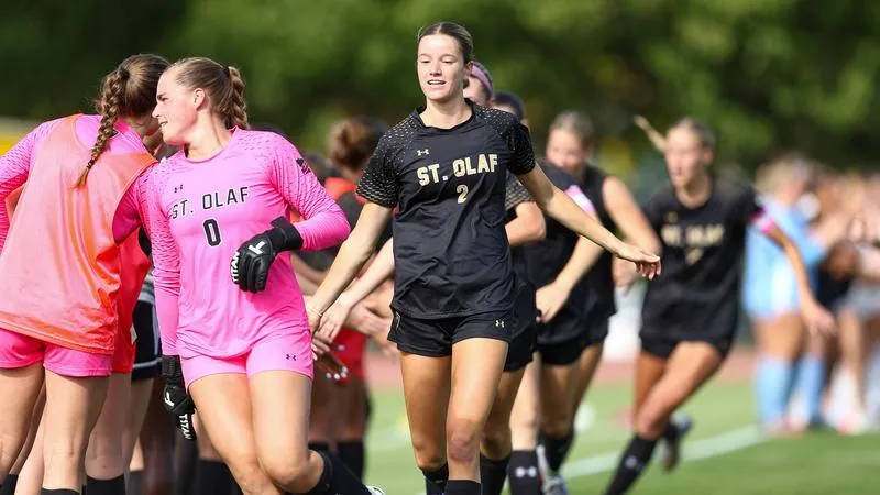 Carleton deals women's soccer first loss in regionally-ranked matchup