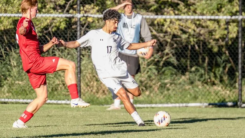 Yellowjackets Get By Royals