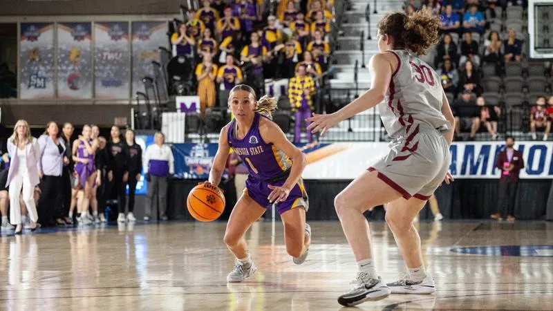 Maverick Women's Basketball Standout Joey Batt Named to Kevin Buisman's 25 for 25