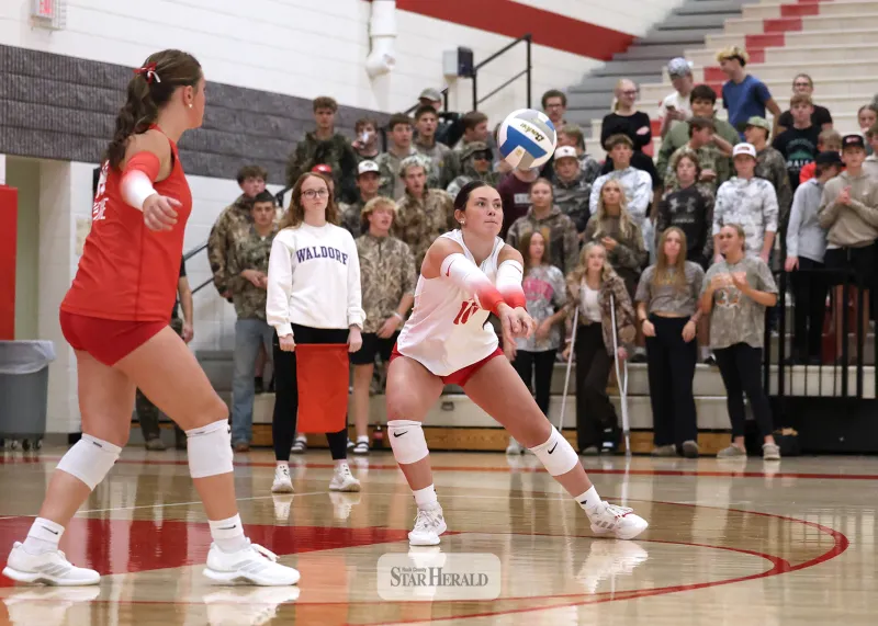 LHS volleyball team goes 1-1 in conference action