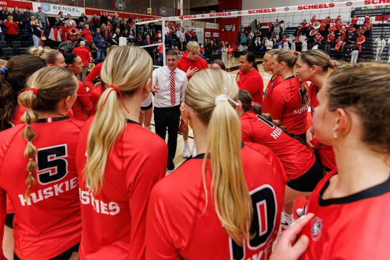 St. Cloud State Brings Nationally Ranked Volleyball And Swimming Home For Homecoming